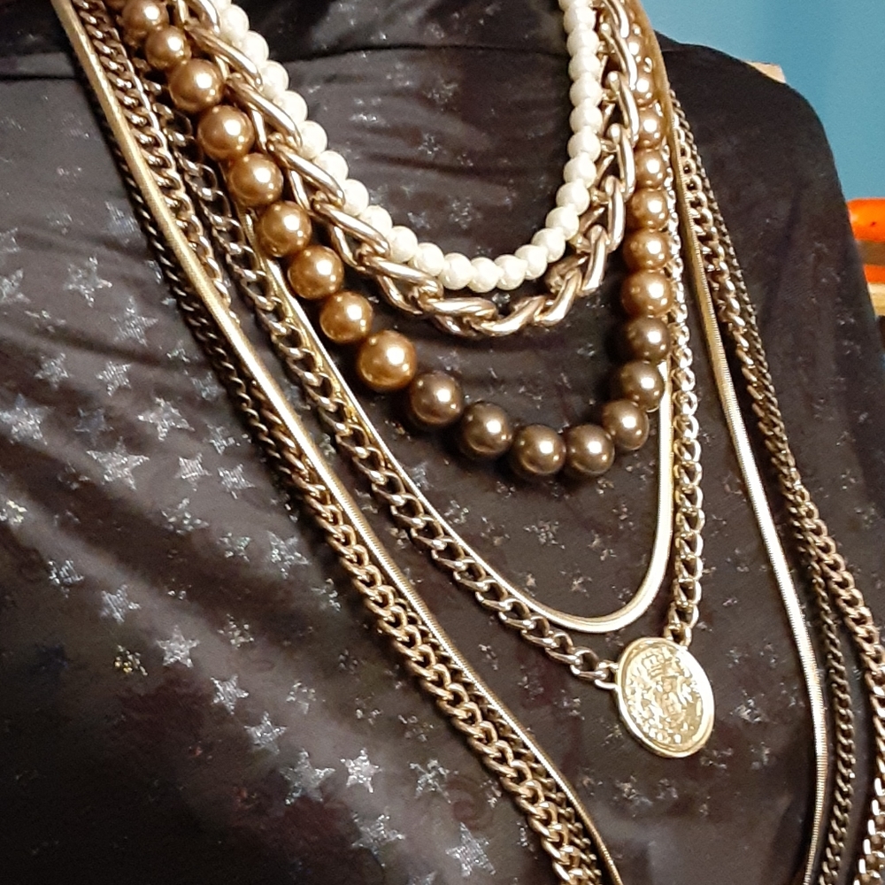 Necklace - Picture 2 of 3